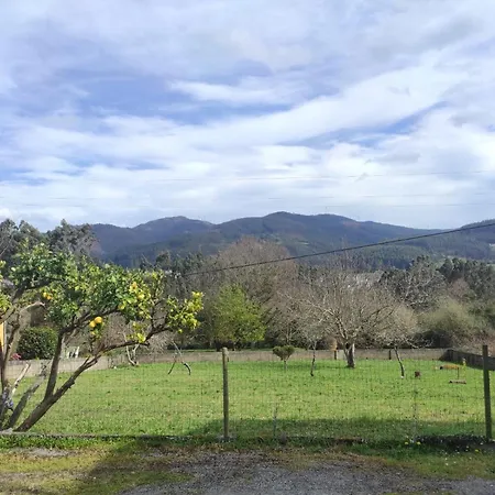 Casa Familiar Con Privada Вивейро