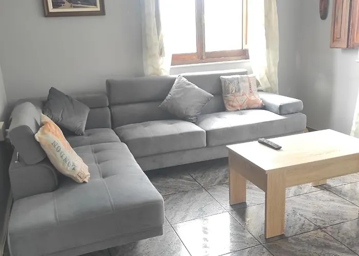 Casa Familiar Con Privada *